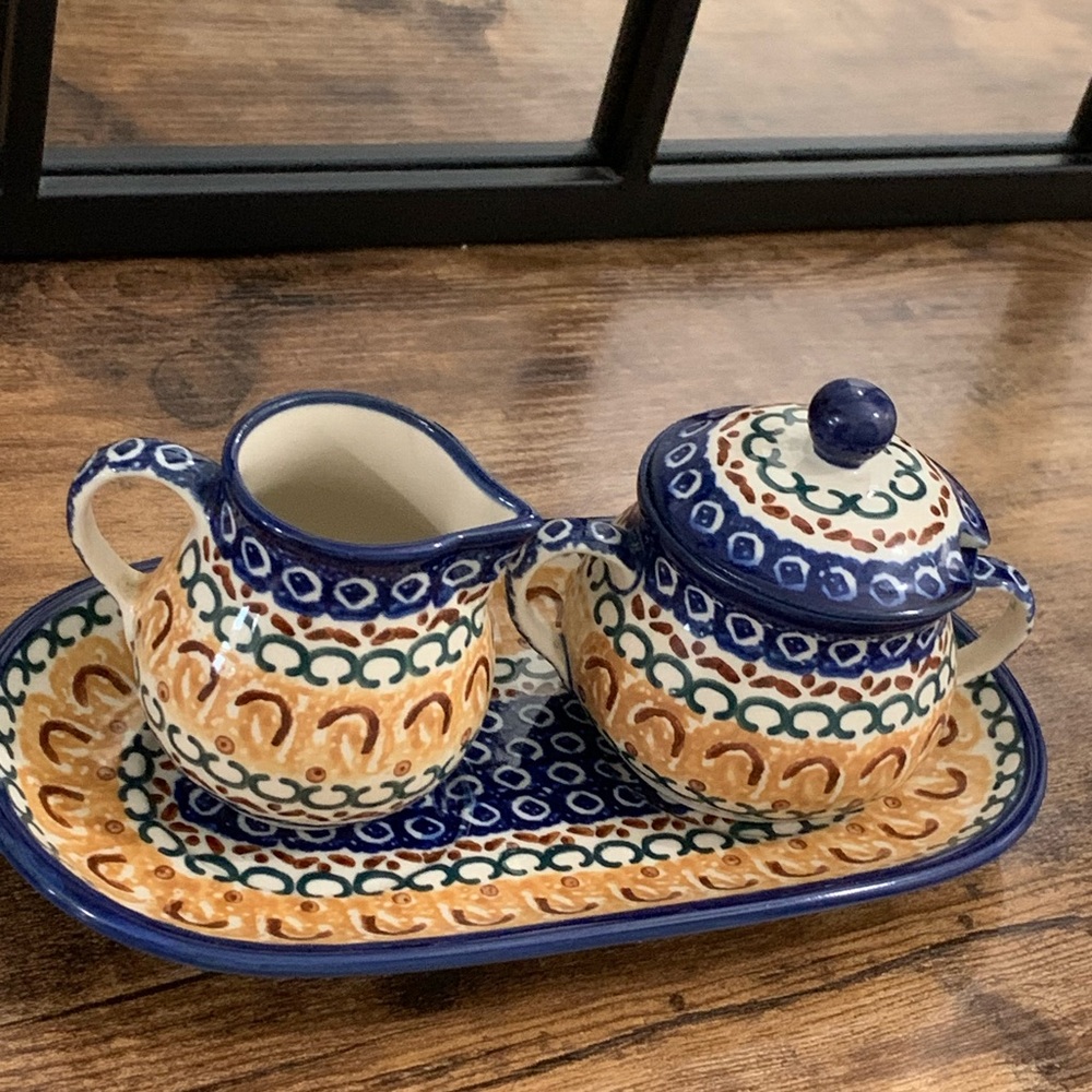 Hand painted polish pottery Creamer and Sugar with Tray
